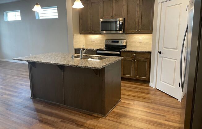GORGEOUS 3 BED/2 BATH OPEN CONCEPT HOME IN RIDGEFIELD!!!