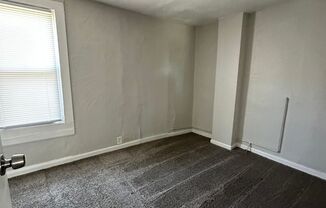 2 beds, 1 bath, 800 sqft, $749, Unit Rear - Down