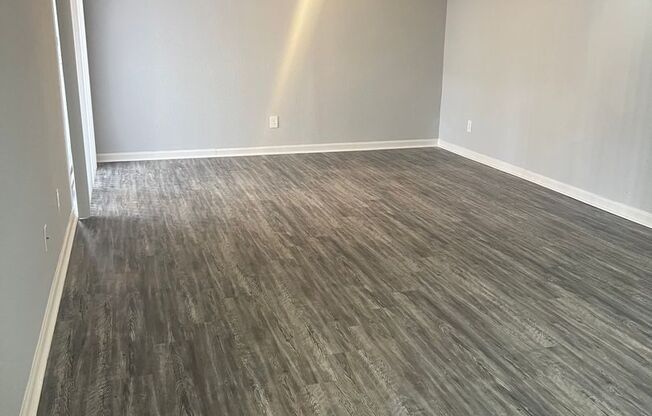 1 bed, 1 bath, 739 sqft, $850