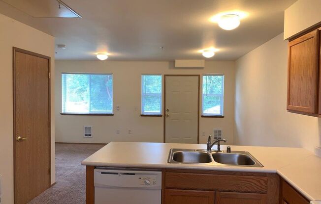 Studio, 1 bath, 468 sqft, $1,300, Unit 655-202