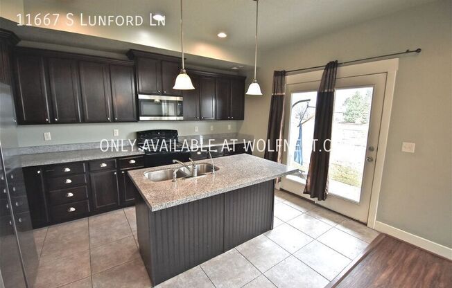 11667 S LUNFORD LN