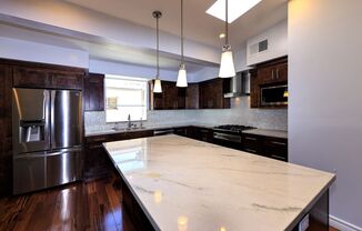 4 Bedrooms/3 Bathrooms in Encino