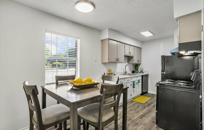 Dining and Kitchen | Apartments Greenville, SC | Park West Room