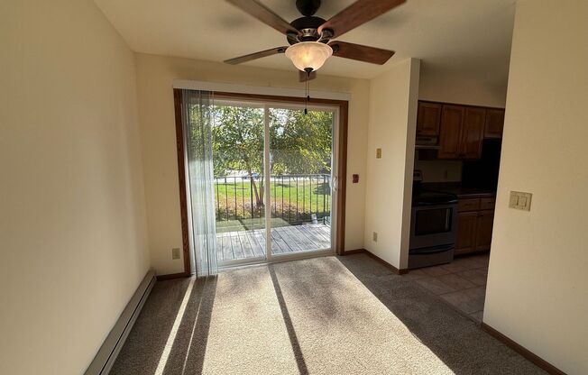 2 beds, 2 baths, 950 sqft, $1,695, Unit 7657CB