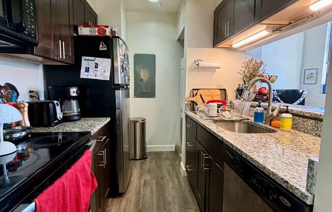 1 bed, 1 bath, 600 sqft, $1,629, Unit 332