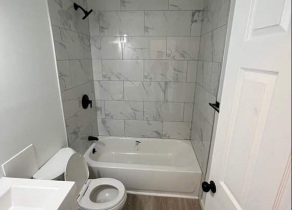 Studio, 1 bath, 400 sqft, $1,795, Unit 5