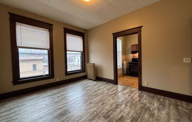 1 bed, 1 bath, 389 sqft, $899, Unit 7