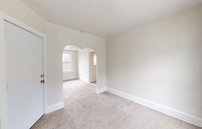 2 beds, 1 bath, 735 sqft, $900, Unit Unit 4