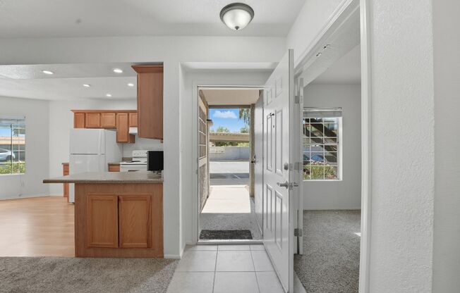 Spacious 3 Bed/2 Bath Home in Lush Crestview Chateaux – Chandler