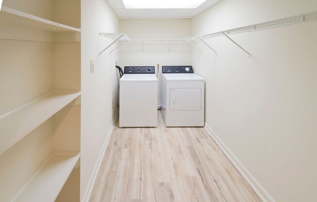 3 beds, 2 baths, 1,300 sqft, $1,795, Unit 2709-T1