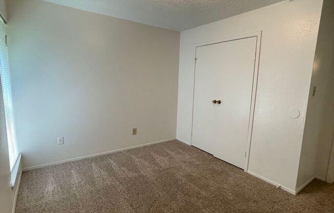 2 beds, 2 baths, 902 sqft, $1,004, Unit 240
