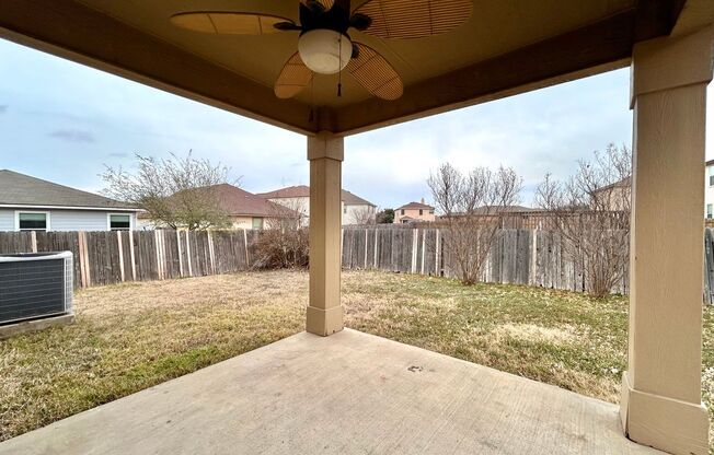 Cozy & Bright 4BR / 3BA Home – Garage, Deck & Laundry Room