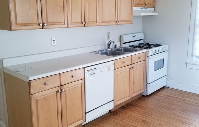 2 beds, 2 baths, $1,879