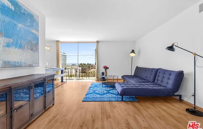 1 bed, 2 baths, 718 sqft, $3,800, Unit 710