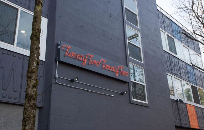 2 beds, 2 baths, 950 sqft, $1,675, Unit 205