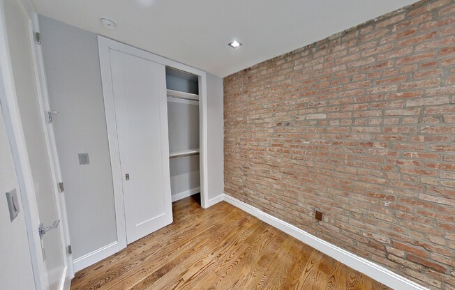 4 beds, 2 baths, $5,295, Unit 2D