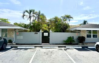 Spacious 1 bed 1 bath unit in Victoria Park!