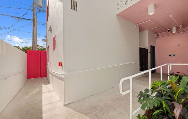 Studio, 1 bath, 470 sqft, $2,100, Unit 207