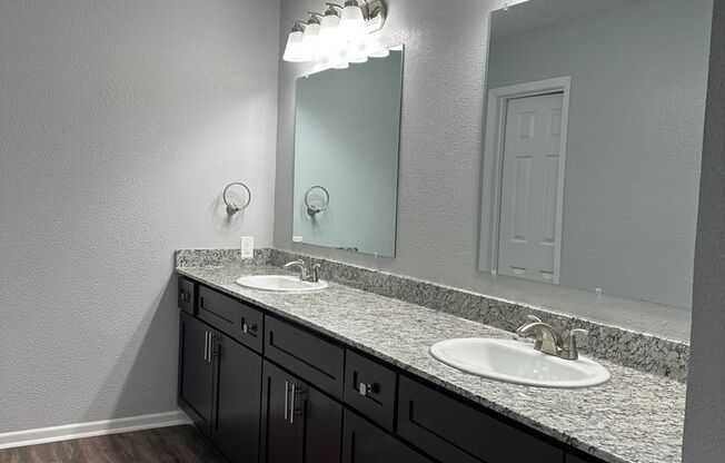 3 beds, 3.5 baths, 2,700 sqft, $1,999