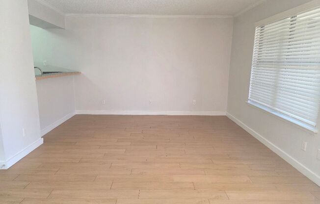 1 bed, 1 bath, 700 sqft, $1,054, Unit LAW11-225