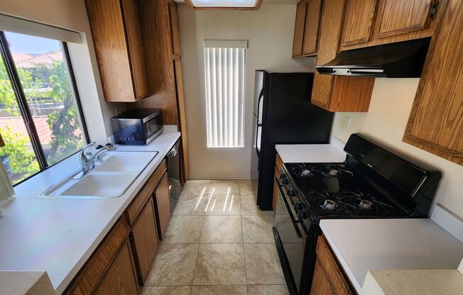 Mira Mesa Upstairs 1-Br + Covered Parking Space