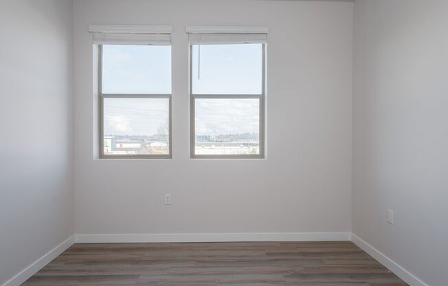 2 beds, 2 baths, 920 sqft, $2,350, Unit 40-205