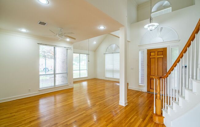 Beautiful home in a great quiet neighbourhood of its own. Five bedrooms, Four baths. Washer dryer space,