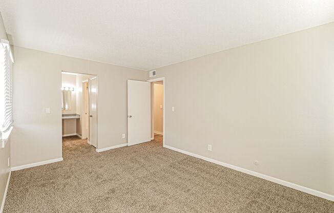 3 beds, 2 baths, 1,127 sqft, $1,595