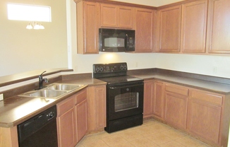 5 beds, 3 baths, $2,399