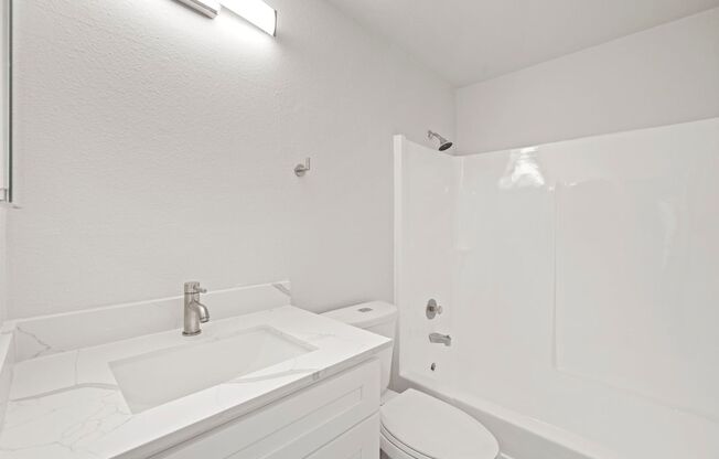 2 beds, 1 bath, 800 sqft, $1,795, Unit F-16