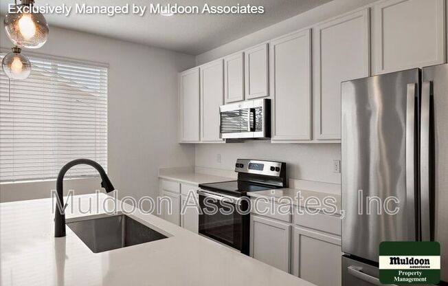 2212 SUNRISE LN