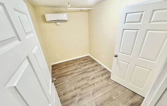 1 bed, 1 bath, 272 sqft, $1,050, Unit 1C