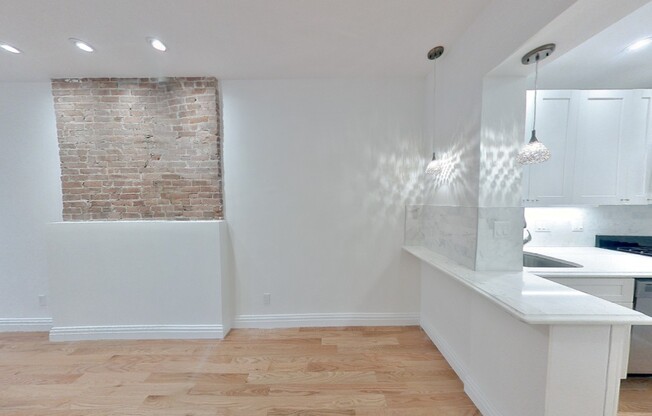 354 E 51 ST