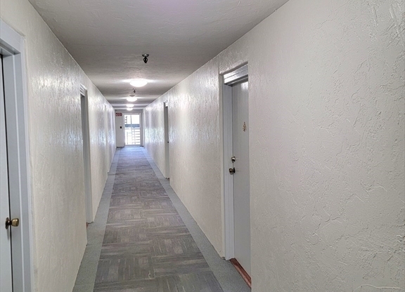 2 beds, 1 bath, 1,093 sqft, $2,400, Unit 1011
