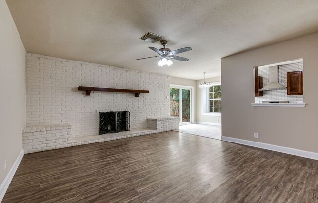 4-BEDROOM NEAR THE MEDICAL CENTER!