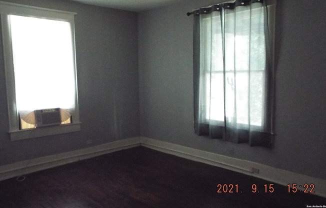 215 WILKENS AVE