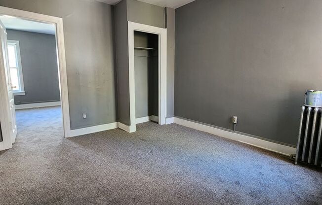 3 beds, 1 bath, $1,250