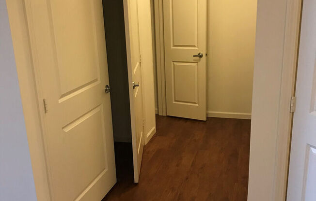 2 beds, 1 bath, 892 sqft, $1,386