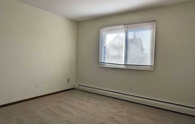 1 bed, 1 bath, 550 sqft, $940, Unit 105