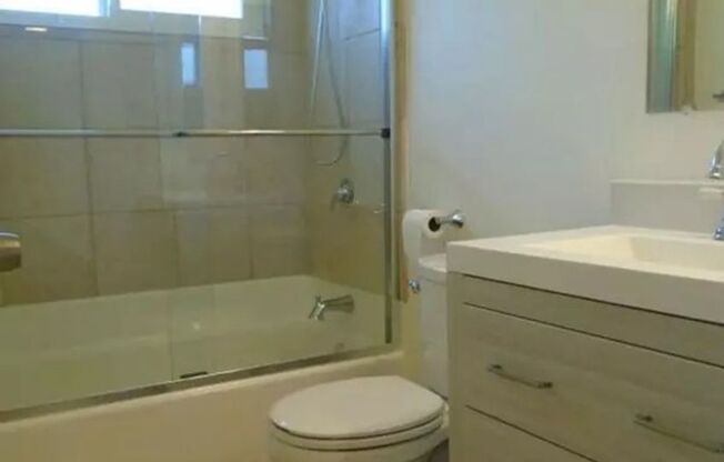 $2490 / 2 BEDROOM / 1 BATHROOM- HUGE REMODELED APARTMENT IN IRVINGTON AREA OF CENTRAL FREMONT