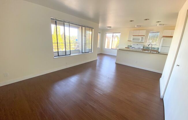 2 beds, 2 baths, 900 sqft, $2,795, Unit 201