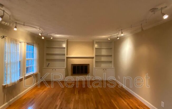 5216 WILLOW PT PKWY