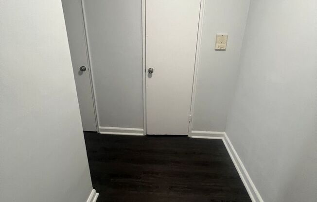 1 bed, 1 bath, 800 sqft, $1,600, Unit 158-102