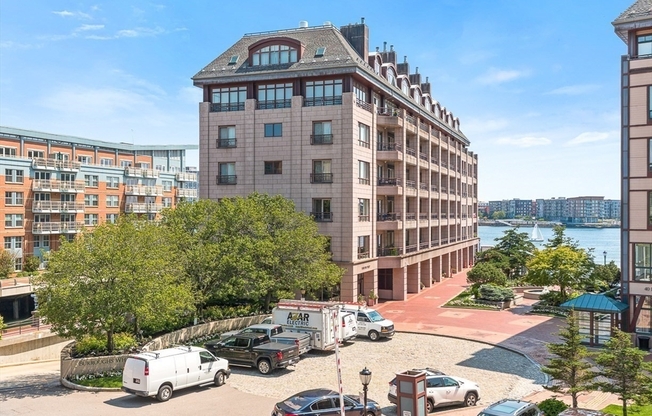 2 beds, 1.5 baths, 1,028 sqft, $4,800, Unit 206