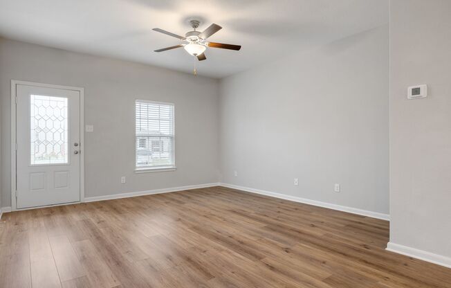 Contemporary Charm in Hightop Ridge | Spacious Layout & Large Private Backyard