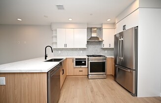 457 W BROADWAY