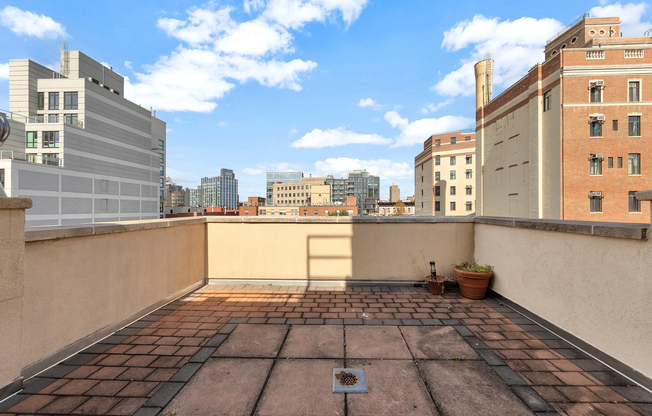 352 W 123 ST