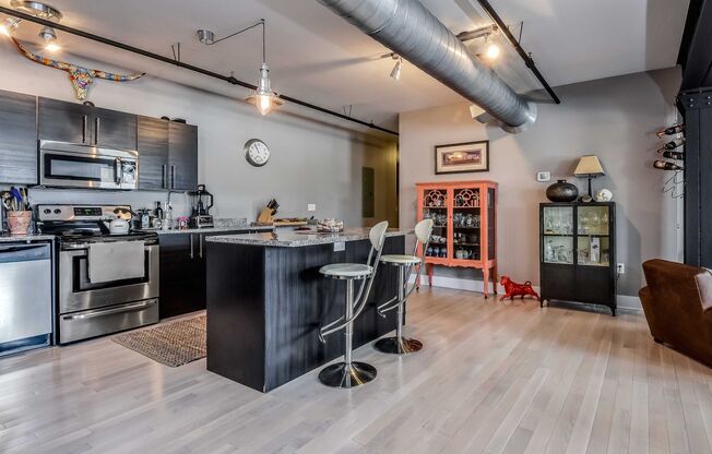 2 beds, 2.5 baths, 1,442 sqft, $2,350, Unit Jane 305