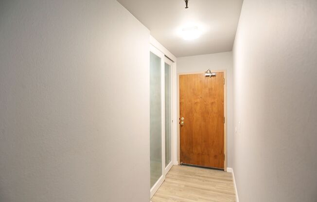 2 beds, 1 bath, $3,095