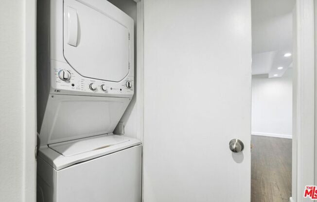 2 beds, 2 baths, 1,071 sqft, $4,500, Unit 501